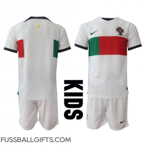 Portugal Fußballbekleidung Auswärtstrikot Kinder WM 2022 Kurzarm (+ kurze hosen)